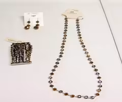 @ NECKLESS, BRACELET, EARRINGS @