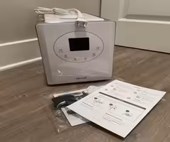 Levoit warm & cool mist humidifier new, unused