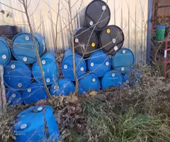 Totes and barrels